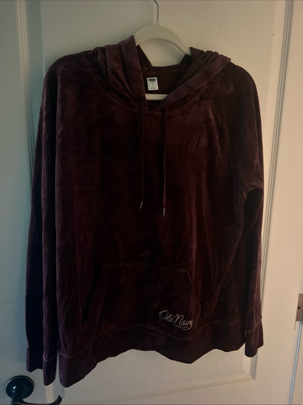 Old Navy Women's Burgundy Velour Hoodie - Picture 11 of 11